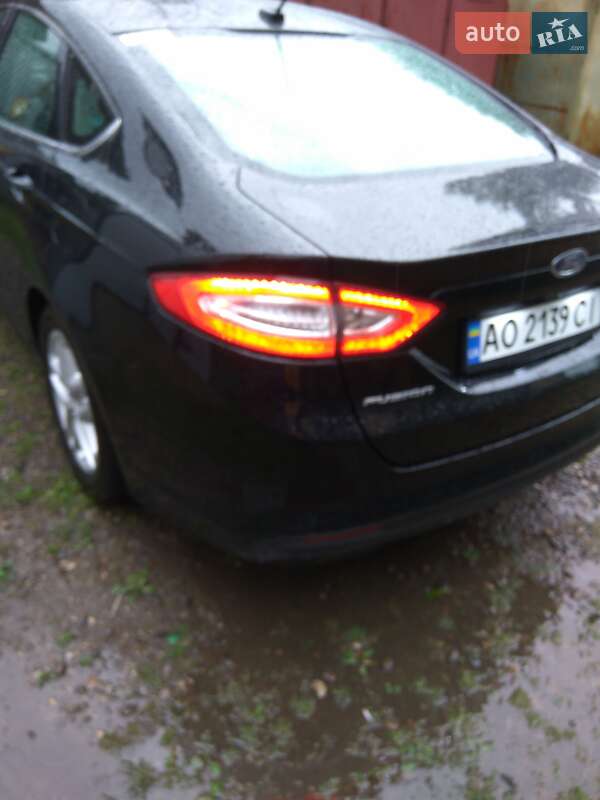 Седан Ford Fusion 2015 в Хусте