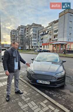 Седан Ford Fusion 2016 в 