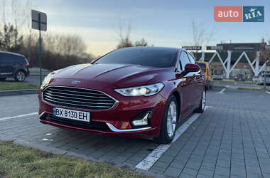 Седан Ford Fusion 2019 в 