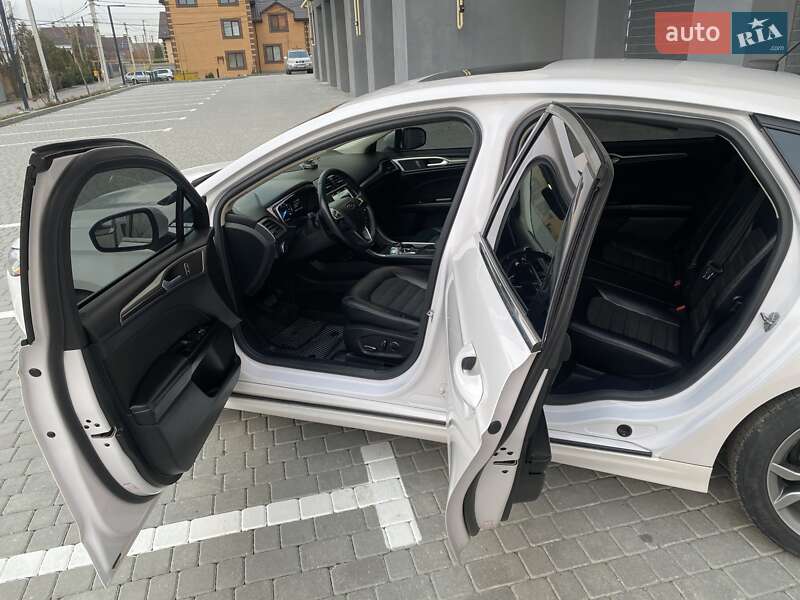 Седан Ford Fusion 2016 в Виннице