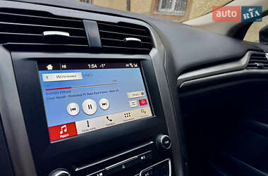 Седан Ford Fusion 2017 в 