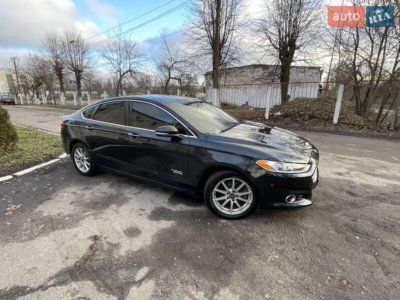 Седан Ford Fusion 2014 в Казатине