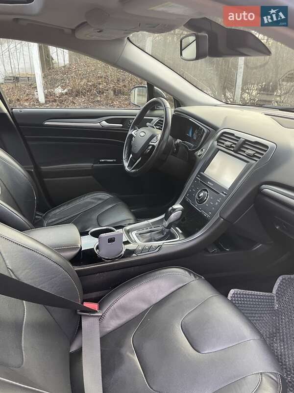 Седан Ford Fusion 2014 в Казатине