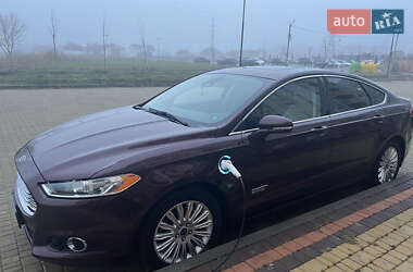 Седан Ford Fusion 2013 в 