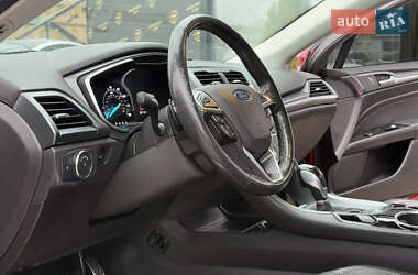 Седан Ford Fusion 2013 в 