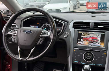 Седан Ford Fusion 2013 в 