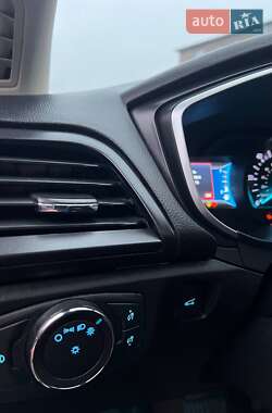 Седан Ford Fusion 2018 в 
