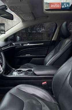 Седан Ford Fusion 2018 в 