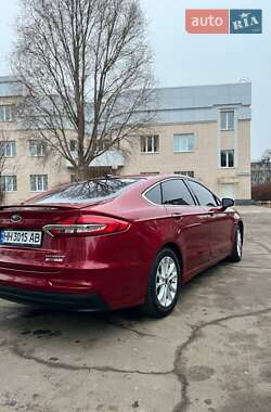 Седан Ford Fusion 2018 в 