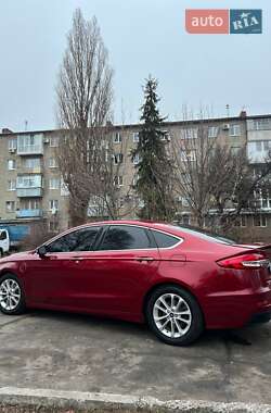 Седан Ford Fusion 2018 в 