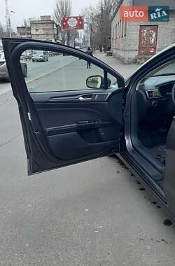 Седан Ford Fusion 2018 в 