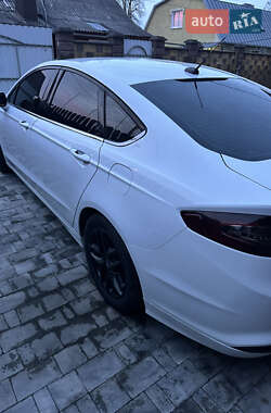 Седан Ford Fusion 2013 в 