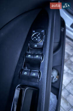 Седан Ford Fusion 2013 в 