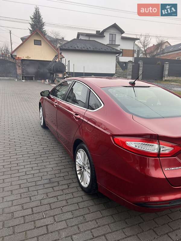 Седан Ford Fusion 2015 в Львове
