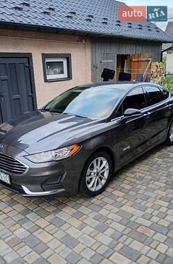 Седан Ford Fusion 2018 в 
