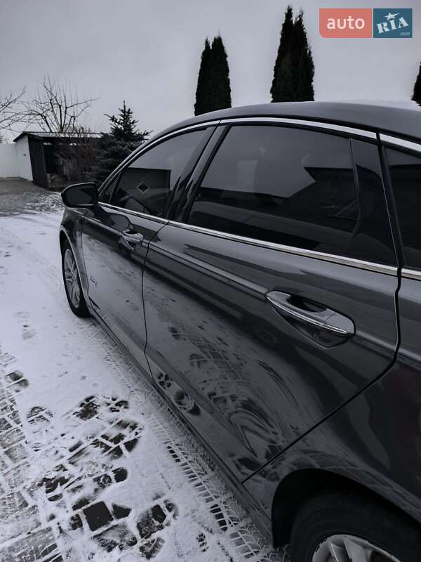 Седан Ford Fusion 2014 в Нововолынске