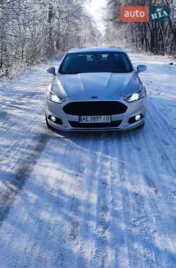 Седан Ford Fusion 2013 в 