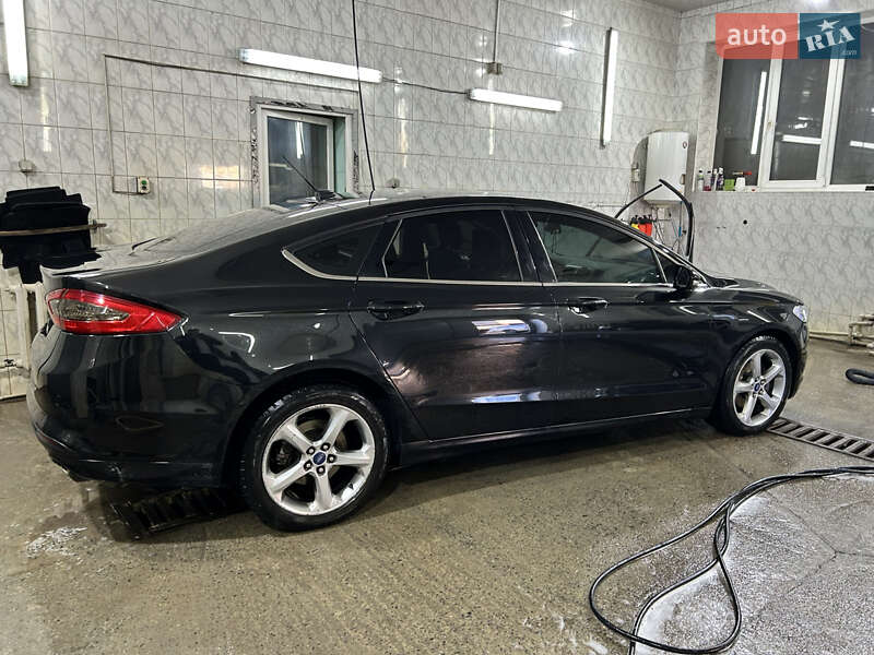 Седан Ford Fusion 2014 в Дніпрі