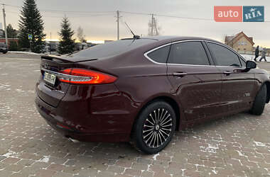 Седан Ford Fusion 2016 в Львове