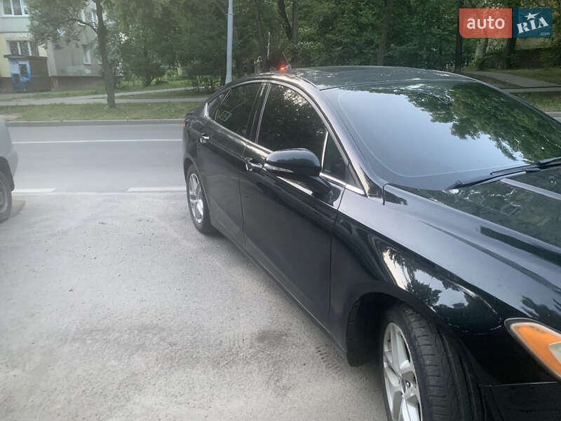 Седан Ford Fusion 2014 в Львове