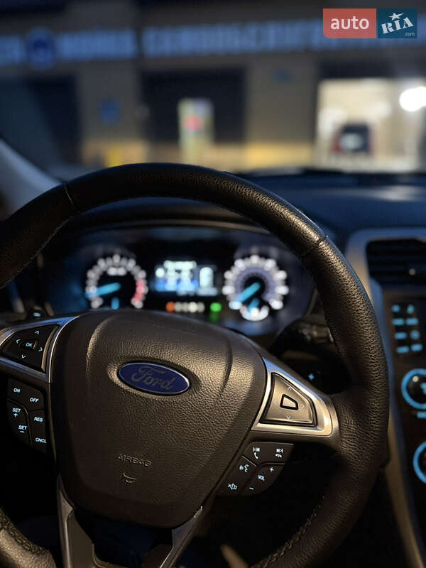 Седан Ford Fusion 2014 в Благовещенском