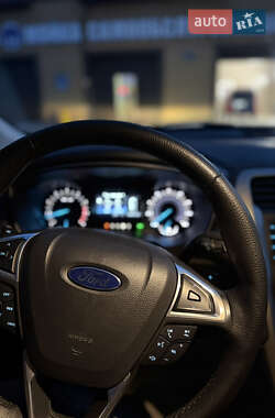 Седан Ford Fusion 2014 в Благовещенском