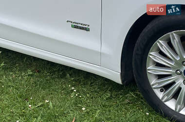 Седан Ford Fusion 2014 в Стрые