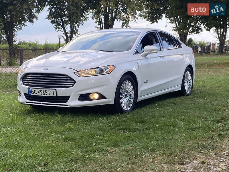 Седан Ford Fusion 2014 в 