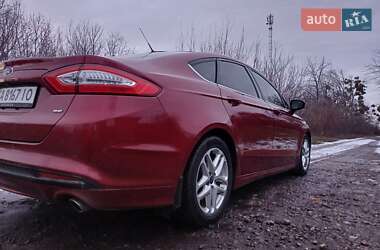 Седан Ford Fusion 2015 в Монастирищеві