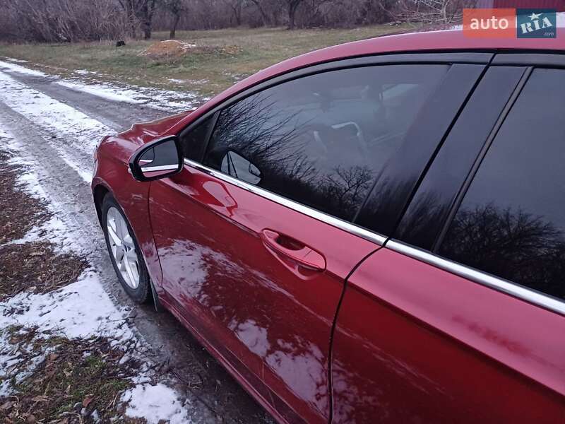 Седан Ford Fusion 2015 в Монастырище