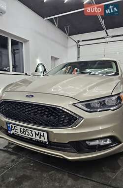 Седан Ford Fusion 2016 в 