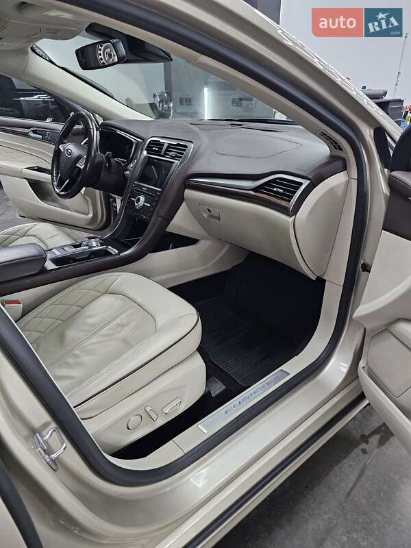 Седан Ford Fusion 2016 в Луцке