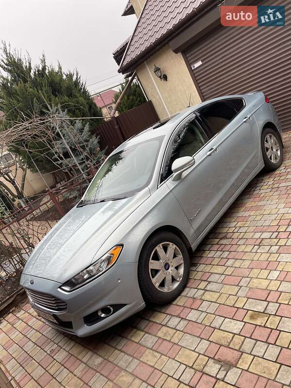 Седан Ford Fusion 2013 в Одесі