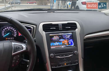 Седан Ford Fusion 2013 в 