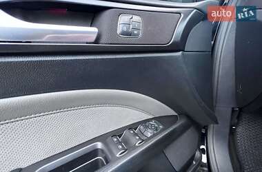 Седан Ford Fusion 2016 в 