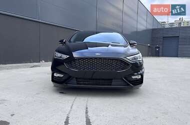 Седан Ford Fusion 2016 в 