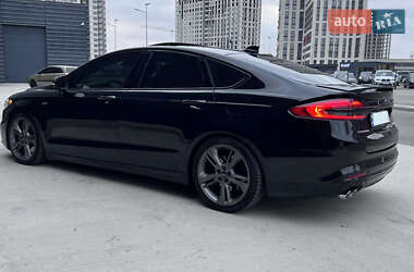 Седан Ford Fusion 2016 в 