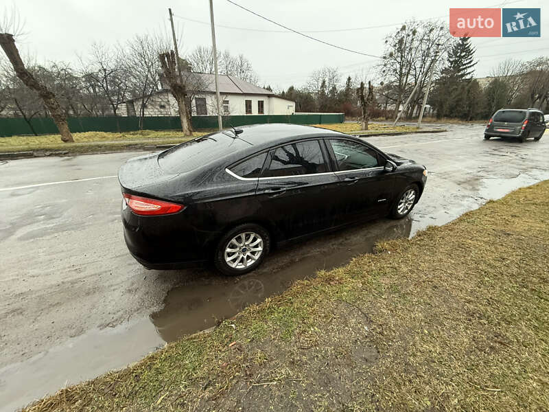 Седан Ford Fusion 2015 в Ковелі