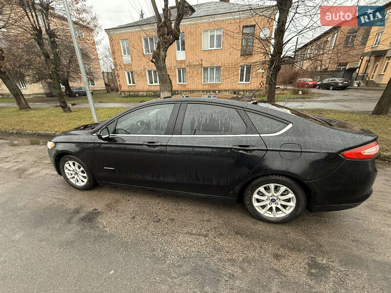 Седан Ford Fusion 2015 в Ковелі