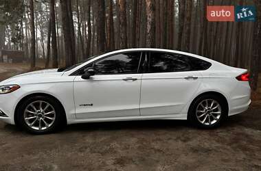 Седан Ford Fusion 2017 в 