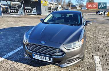 Седан Ford Fusion 2016 в Чернівцях