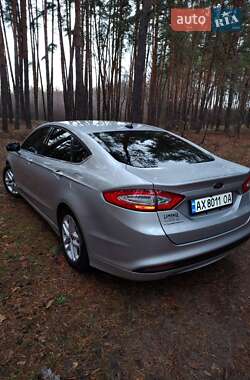 Седан Ford Fusion 2013 в 