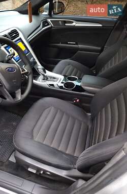 Седан Ford Fusion 2013 в 