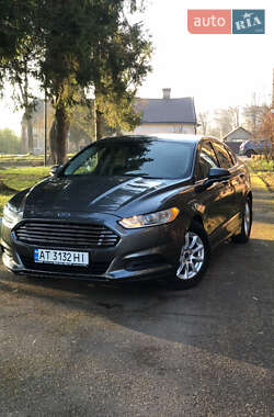 Седан Ford Fusion 2015 в Калуші