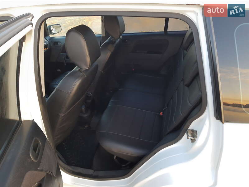 Хэтчбек Ford Fusion 2007 в Александровке