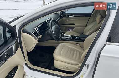 Седан Ford Fusion 2012 в 