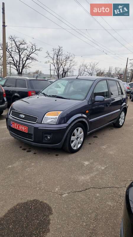 Хэтчбек Ford Fusion 2006 в 