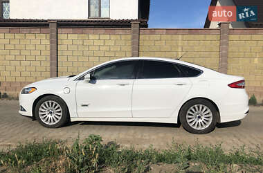 Седан Ford Fusion 2014 в 