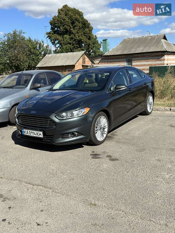 Седан Ford Fusion 2015 в Чернігові