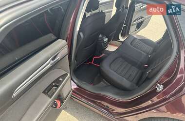 Седан Ford Fusion 2013 в 